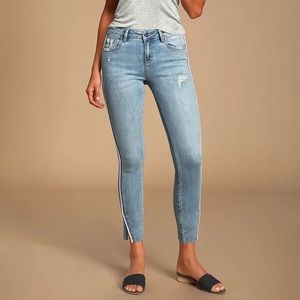 Hidden Jeans Size 26 Light Wash with white detailing